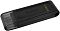Фото-2 USB‑накопитель Kingston DataTraveler 70 256GB, вид под углом: чёрный корпус с тиснением Kingston, прозрачный дымчатый колпачок закрывает разъём, отверстие‑проушина на торце, на белом фоне — для понимания конструкции корпуса и крепления под шнурок на странице товара.