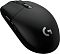 Фото-2 Мышь Logitech G304 LIGHTSPEED, вид слева под углом; чёрный корпус с матовой поверхностью, боковой кнопкой и колесом прокрутки в передней части; фото важно для страницы товара для показа формы корпуса и левой боковой стороны.