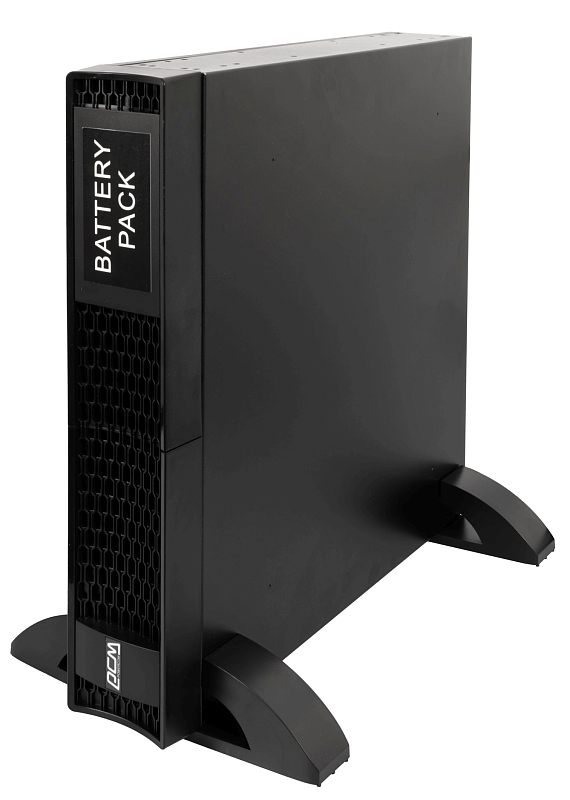Фото-1 Батарейный блок для ИБП Powercom BAT NXT 36V, вид спереди под углом (напольная установка); чёрный вертикальный корпус с сотистой решёткой на фронте, надпись «BATTERY PACK» и логотип PCM, по бокам две дугообразные опоры; фото на белом фоне, показывает исполнение «tower» и элементы для установки рядом с ИБП.