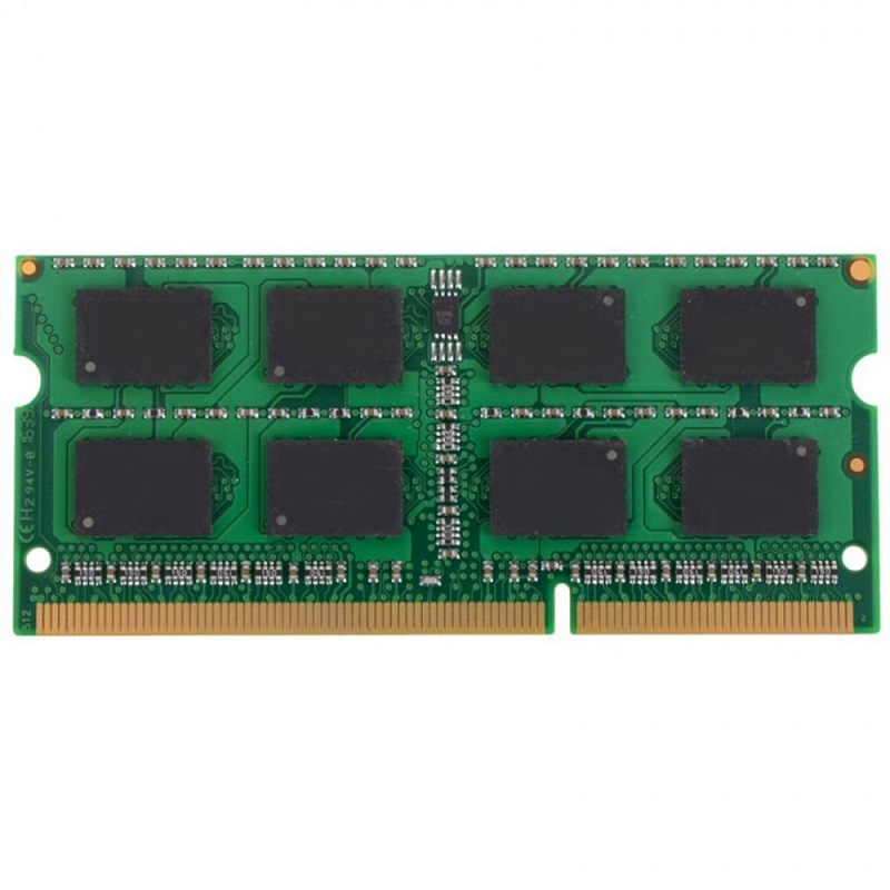 Фото-1 Модуль памяти Apacer 8 ГБ SO-DIMM DDR3, фронтальный вид спереди. Зелёная компактная плата без радиатора, восемь чёрных микросхем, центральная обвязка и золотистые контакты с вырезом SO-DIMM. Нужен для страницы как основной вид ноутбучного модуля памяти.
