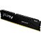 Фото-2 Модуль памяти Kingston FURY Beast 16GB DDR5 6800, вид под углом спереди. Видны чёрный радиатор, прорези в верхней части, рельефные грани корпуса и надпись FURY на верхней кромке. Подходит для страницы товара, чтобы показать форму радиатора и профиль модуля.