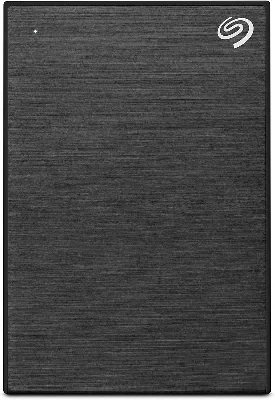 Фото-1 Внешний HDD Seagate One Touch 4TB, чёрный — фронтальный вид на белом фоне, плоский прямоугольный корпус с текстурой «ткань» и логотипом Seagate, слева точечный индикатор; важно для понимания внешнего вида устройства на странице товара.
