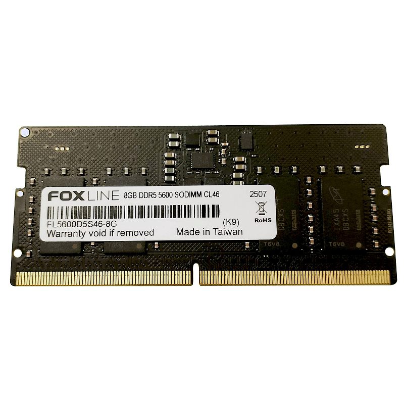 Фото-1 Модуль памяти Foxline FL5600D5S46-8G 8 ГБ SO-DIMM DDR5 5600, вид спереди на чёрную планку; видна наклейка с моделью, микросхемы и золотистый контактный ряд. Фото подтверждает внешний вид и маркировку модели на странице товара.