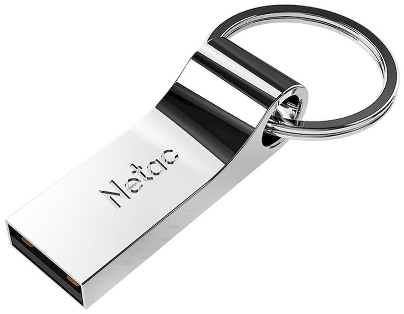 Фото-1 USB‑накопитель Netac U275 64GB, ракурс 3/4: серебристый металлический корпус с гравировкой Netac и круглое кольцо‑брелок; виден торец разъёма USB‑A. Для страницы товара важно показать форму корпуса и вариант ношения на ключах.
