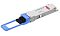 Фото-1 Трансивер FIBO FTQ100LR4-10, общий вид под углом; металлический QSFP28-модуль с синей выдвижной ручкой, наклейкой FIBO и разъёмной частью на переднем торце; фото показывает конструкцию корпуса модуля и механизм извлечения.