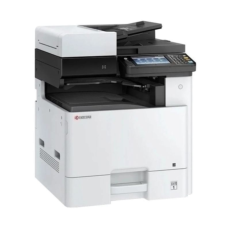 Фото-1 МФУ Kyocera ECOSYS M8130cidn, вид спереди под углом; бело-чёрный напольный корпус, сверху автоподатчик документов, выносная панель управления с цветным сенсорным экраном и цифровой клавиатурой, нижний выдвижной лоток; на белом фоне для страницы товара, чтобы показать компоновку панели, автоподатчика и лотков.