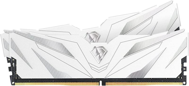 Фото-1 Комплект памяти Netac Shadow II White 2x16 ГБ DDR5, вид спереди на два модуля. Белые радиаторы с угловатым рельефом, серебристые диагональные вставки, центральные логотипы щита и золотистые контакты DIMM. Это основной вид товара для страницы, показывающий комплект из двух планок.