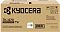 Фото-1 Тонер-картридж Kyocera TK-1270 1T0C140NL0, общий вид упаковки спереди: коричневая фирменная коробка на светлом фоне; видны крупный логотип Kyocera, маркировка TK-1270 Toner Kit Black, список совместимых моделей ECOSYS и транспортные пиктограммы на правом торце; изображение показывает упаковку и модель оригинального расходника для страницы товара.