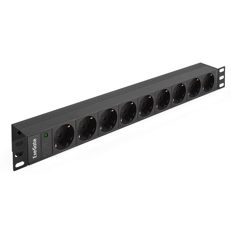 Фото-1 Блок розеток Exegate ServerPro PDU 19H907 AL 9S C20 1U, вид спереди под углом; на фото чёрный корпус 1U с девятью розетками Schuko и зелёным индикатором на левом торце, показана лицевая панель и расположение выходов для стойки.