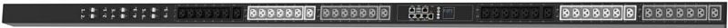 Фото-1 PDU Raktek RTP3N3242C1 (0U): фронтальный вид, секции IEC-розеток разных цветов по группам, слева элементы управления/индикации, в центре блок с дисплеем и портами сети — помогает понять компоновку выходов и управление питанием в серверном шкафу.