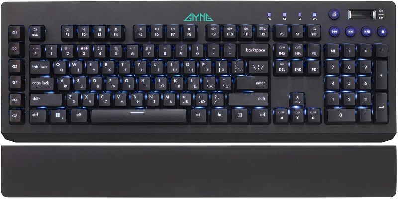 Фото-1 Механическая клавиатура GMNG GG-KB770XP, вид сверху в комплекте с подставкой; чёрный корпус, цифровой блок, шесть макроклавиш слева, регулятор громкости и мультимедийные кнопки справа; фото показывает основной внешний вид товара и комплектную подставку под запястья.