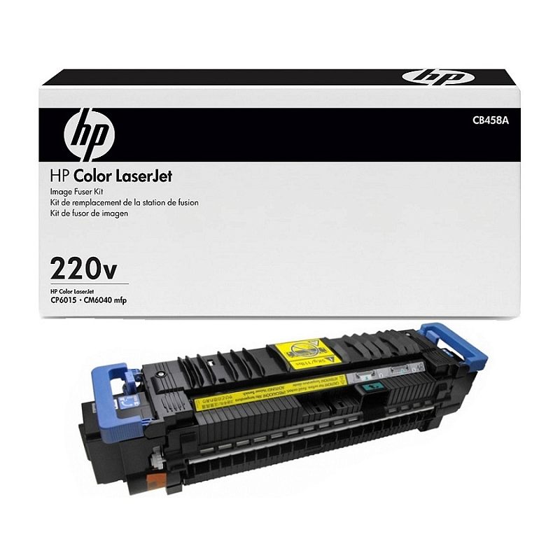 Фото-1 Комплект модуля термического закрепления HP Color LaserJet CP60xx CB458A, общий вид комплекта спереди; белая коробка HP Color LaserJet Image Fuser Kit 220V и чёрный модуль закрепления с синими ручками, рёбрами корпуса и жёлтыми предупреждающими наклейками; изображение на светлом фоне, важно для страницы товара, потому что показывает состав комплекта и внешний вид узла.