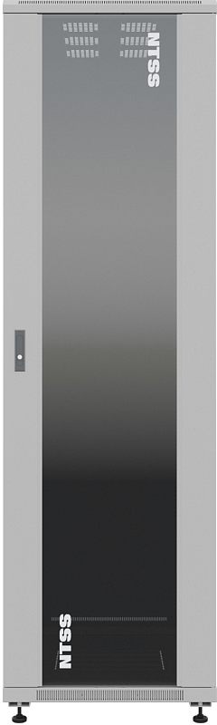 Фото-1 Напольный шкаф NTSS Premium 42U, серый — фронтальный вид с закрытой стеклянной дверью; на фото видны тонированная дверная панель, вертикальная ручка и вентиляционные прорези по краям корпуса, что важно для оценки внешнего вида передней части.
