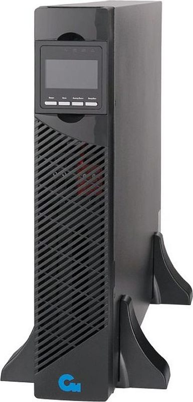 Фото-1 ИБП Parus Electro СИПБ 2000VA SIPB2KA-10-11, вид спереди справа в tower-установке; чёрный корпус на боковых опорах, крупная диагональная решётка, дисплей и четыре кнопки под экраном; изображение показывает лицевую часть и органы управления устройства.