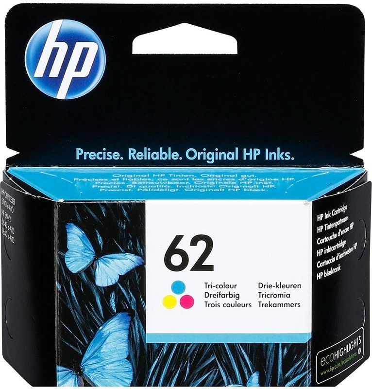 Фото-1 Струйный картридж HP 62 C2P06AE, фронтальный вид упаковки; чёрная коробка с белой этикеткой 62 Tri-colour, голубой верхней полосой и изображением синих бабочек на лицевой части; фото на светлом фоне, важно для страницы товара, потому что показывает базовую трёхцветную версию картриджа и её упаковку.
