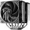 Фото-2 Кулер для процессора DeepCool AG620 G2, фронтальный вид под углом: передний черный вентилятор закрывает первую башню, за ним виден центральный вентилятор и алюминиевые пластины радиатора, фото помогает оценить компоновку двухсекционного кулера.