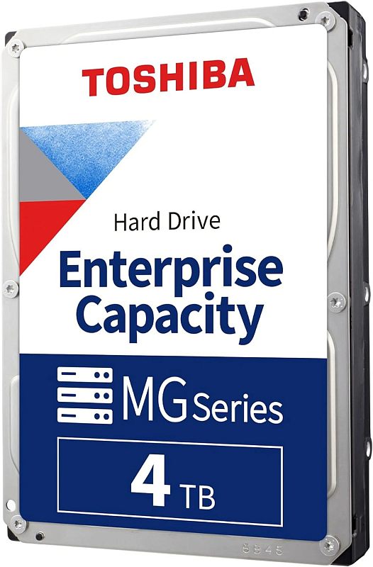 Фото-1 Жёсткий диск Toshiba MG10ADA400E: вид под углом на крышку с наклейкой Enterprise Capacity MGseries и отметкой 4TB, бело‑синяя этикетка, серебристая рамка корпуса. На белом фоне — для визуальной проверки маркировки серии и ёмкости.