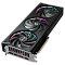 Фото-6 Видеокарта Gigabyte NVIDIA GeForce RTX 5060 Ti AORUS ELITE GV-N506TAORUS E-16GD, вид под углом со стороны интерфейсной планки. Видны три вентилятора, чёрный кожух и видеовыходы на металлической планке. Для страницы товара это важно, чтобы показать разъёмы и посадку карты в корпусе.