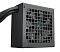 Фото-4 Блок питания для ПК DeepCool PL550D, вид сбоку с выходом кабелей; на фото решётчатая панель, чёрный корпус и пучок кабелей, изображение важно для оценки кабель-менеджмента и сценария установки в ПК.