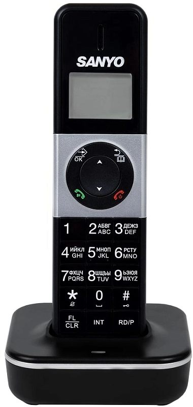 Фото-1 Радиотелефон DECT Sanyo RA-SD1102RUS, трубка на базе, вид спереди; монохромный экран, круглый навигационный блок с кнопками и цифровая клавиатура; чёрный корпус с серебристой вставкой — для идентификации модели на странице товара.