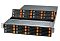 Фото-1 Система хранения Supermicro StorageSuperServer 521E-E1CR24H, вид спереди под углом: фронтальная панель с множеством отсеков горячей замены и оранжевыми фиксаторами, корпус серого цвета; белый фон, показывает конфигурацию дисковых корзин для 2U стойки.