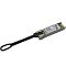 Фото-1 Трансивер Brocade 57-1000485-01 (SFP+), вид сбоку под углом: длинная чёрная вытяжная петля, на корпусе наклейка Brocade с маркировкой и QR-кодом, сзади видны контактные площадки; металлический корпус с защёлкой. Серебристый корпус с чёрным элементом, на белом фоне; помогает распознать SFP+-модуль и способ извлечения из порта.