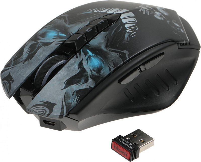Фото-1 Беспроводная мышь A4Tech Bloody R80 Plus Skull, верхний диагональный вид с USB-ресивером: чёрный корпус с серым рисунком черепа, колесом, кнопками 1 и n/3, боковыми кнопками, портом на передней части и красно-чёрным ресивером Bloody; фото показывает комплект и оформление модели.