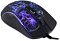 Фото-17 Проводная игровая мышь OKLICK 702G, вид сверху и сбоку: чёрный корпус с фиолетово-синим подсвеченным рисунком черепа, ребристым колесом и кабелем на передней части; фото помогает оценить расположение кнопок и световых зон.