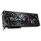 Фото-4 Видеокарта Gigabyte NVIDIA GeForce RTX 5060 Ti AORUS ELITE GV-N506TAORUS E-16GD, вид под углом спереди. Видны три вентилятора разного масштаба в перспективе, чёрная лицевая панель и декоративная текстура кожуха. Для страницы товара это помогает оценить форму корпуса и охлаждение.