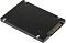 Фото-3 SSD Samsung PM9A3 MZQL2960HCJR, 2.5", 960 ГБ — вид снизу под углом; на фото гладкая чёрная нижняя крышка, винты по углам, металлические точки крепления и разъёмный торец, изображение показывает обратную сторону корпуса для страницы модели.