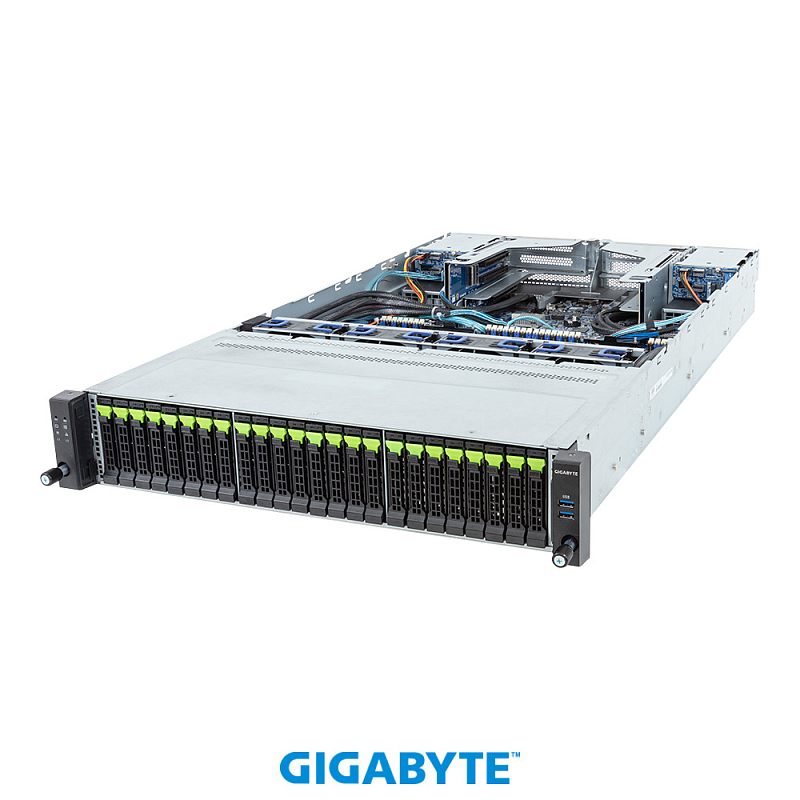 Фото-1 Серверная платформа Gigabyte R283-S92 rev. AAE1 ABE1, вид спереди слева под углом со снятой крышкой; на фото показаны 24 фронтальных отсека 2,5 дюйма с зелёными фиксаторами, сервисная панель и открытая верхняя часть шасси 2U, что важно для страницы товара при показе плотной дисковой конфигурации платформы.
